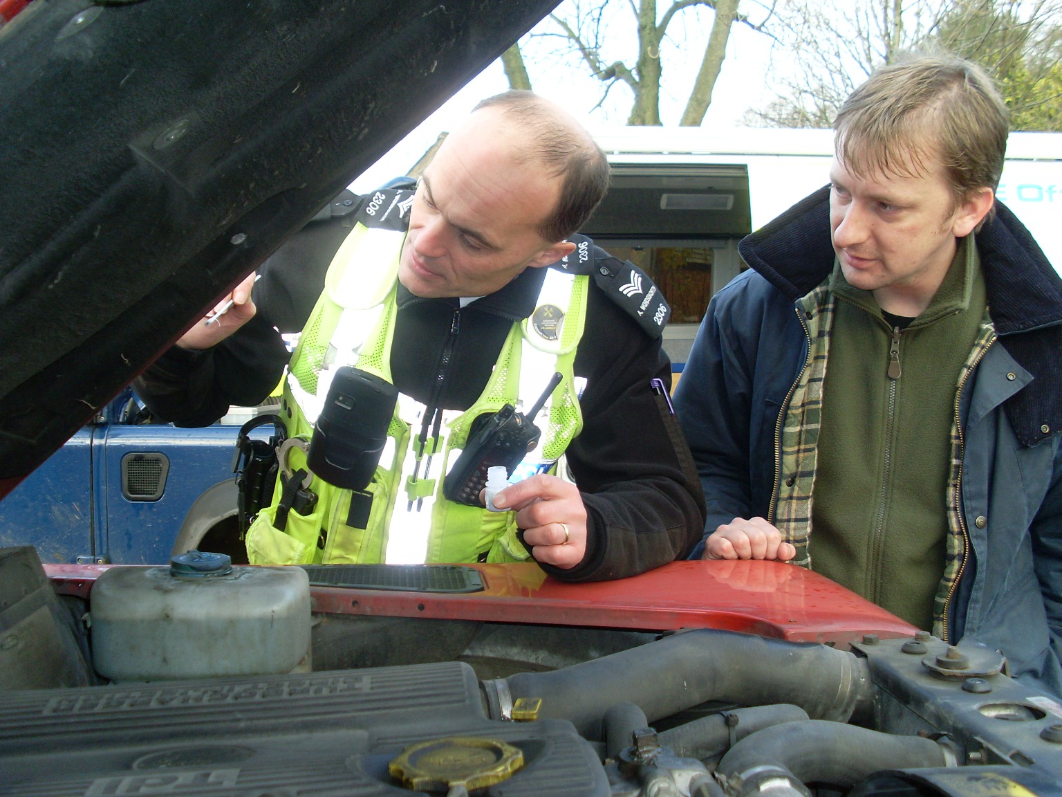 Land Rover Owners Rev Up For Police Security Marking Land Rover Owners Rev Up For Police Security Marking